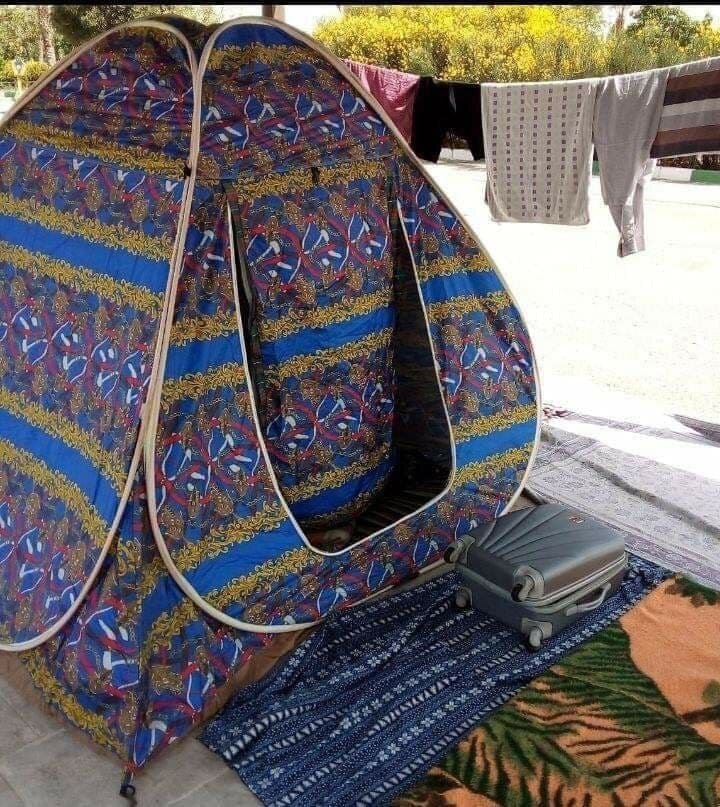 ستاره سابق پرسپولیس چادرنشین شد/عکس