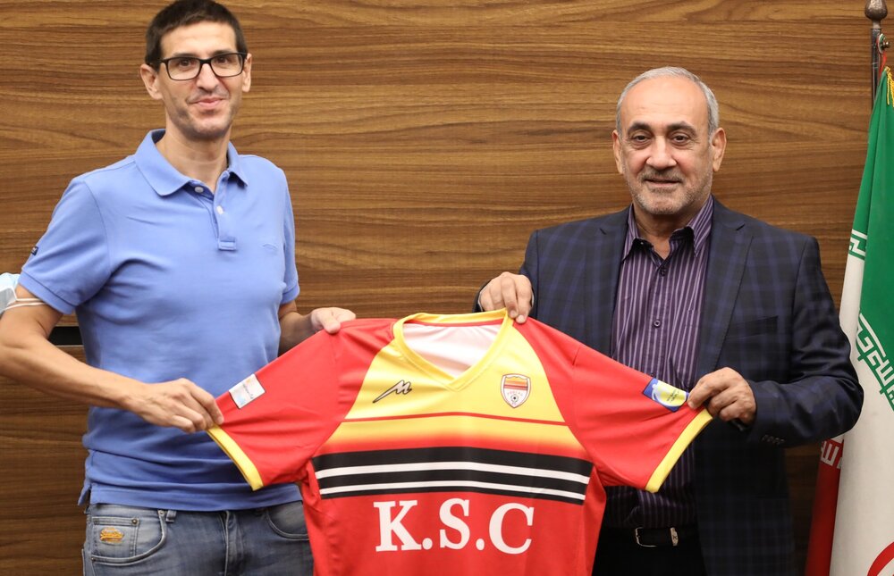مربی سابق پرسپولیس راهی فولاد شد/عکس