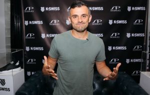 Gary Vaynerchuk Doodle Outsells Warhol ، Pollock ، Neel و موارد دیگر در حراج کریستیز