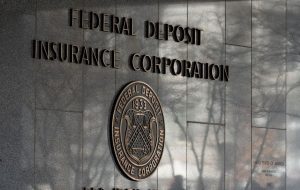 رگولاتورهای ایالات متحده راه هایی را برای بانک ها برای نگه داشتن رمزارزها تعیین می کنند: گزارش رگولاتورهای ایالات متحده راه هایی را برای بانک ها برای نگه داشتن رمزارزها تعیین می کنند: گزارش