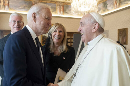 ببینید | بایدن دوباره شاهکار کرد؛ گاف جدید رئیس جمهور آمریکا اینبار در دیدار با پاپ!