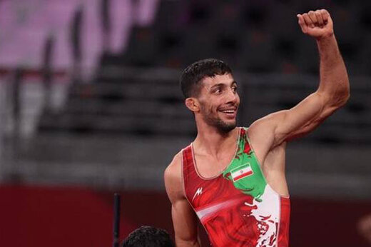 ببینید | تندر تماشایی محمد بنا به محمدرضا گرایی پس از کسب مدال طلا