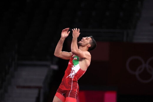 ببینید | محمدرضا گرایی نذرش را ادا کرد