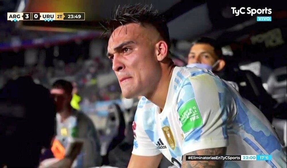 دلیل اشک‌های ستاره آرژانتین روی نیمکت چه بود؟/عکس