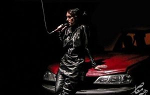 ماجرای جنجالی تک خوانی یک بازیگر زن در تئاتر