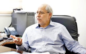 مسعود نیلی: مهار سیل ویرانگر تورم، تصمیمات سخت نیاز دارد مسعود نیلی: مهار سیل ویرانگر تورم، تصمیمات سخت نیاز دارد