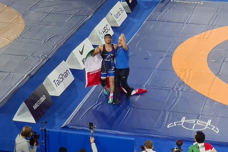 نظر شما درباره این عکس چیست؟/ قهرمانی حسن یزدانی