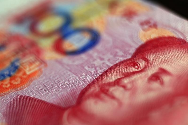 یوان چین به پایین ترین سطح 15 ساله خود در زمینه آشفتگی های سیاسی، رفع ضعیف PBoC رسید