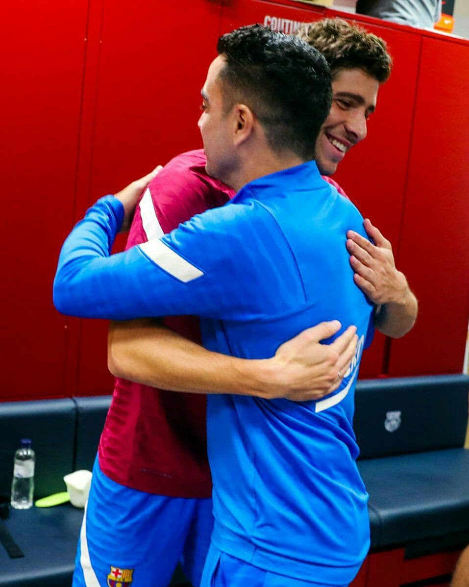 اولین دیدار ژاوی با بازیکنان بارسلونا/عکس