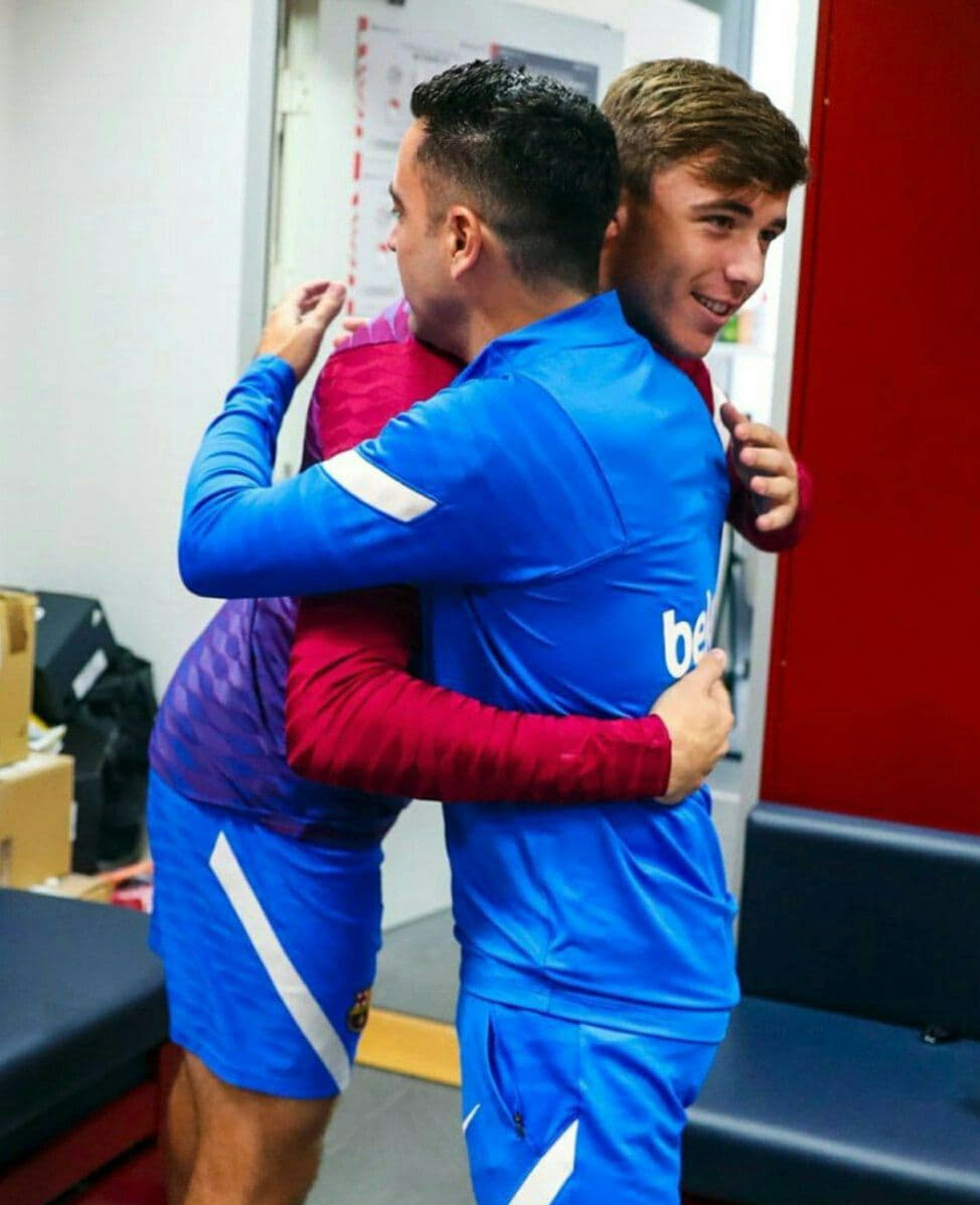 اولین دیدار ژاوی با بازیکنان بارسلونا/عکس