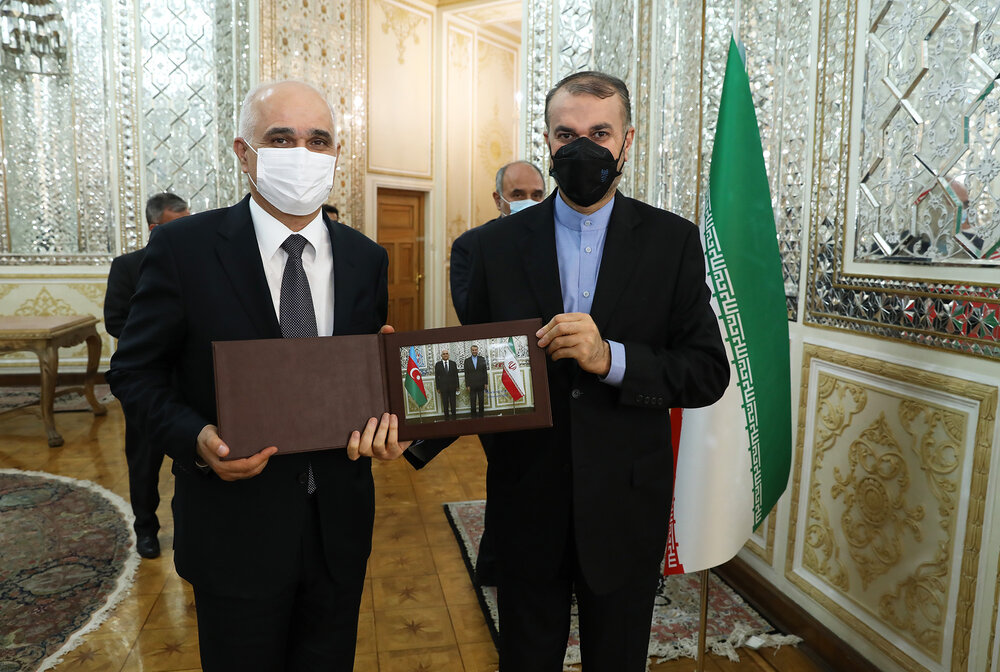 دیدار معاون نخست‌وزیر جمهوری آذربایجان با امیرعبداللهیان/عکس