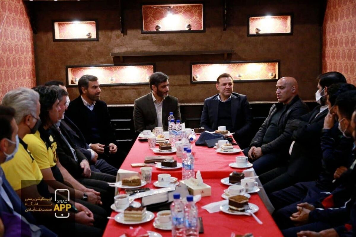 این تصویر پرسپولیسی‌ها را منفجر کرد؛ حمله شدید پرسپولیسی‌ها به عزیزی خادم/ عکس