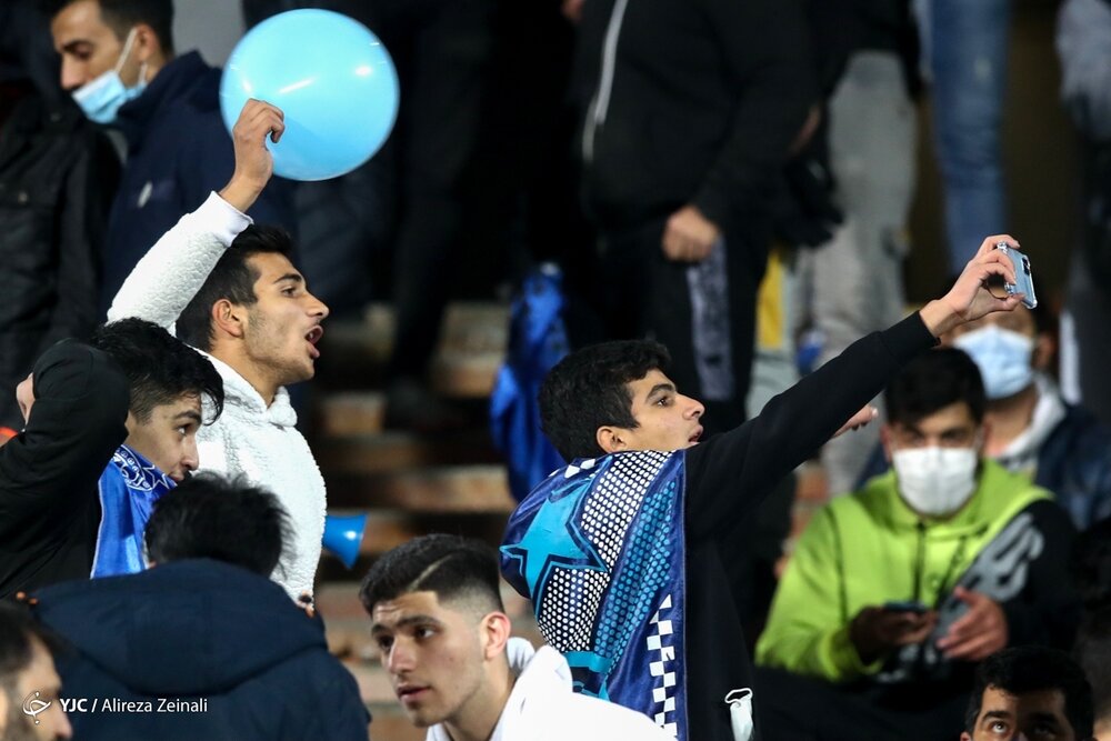 بی برنامگی،بی نظمی و تعارف زدن به کرونا در آزادی!