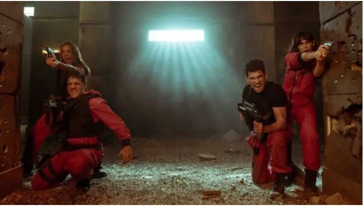 تازه‌ترین تصاویرِ فصل تازه سریالِ «سرقت پول» منتشر شد