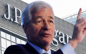 جیمی دیمون، مدیر عامل جی‌پی مورگان، به مردم هشدار می‌دهد که هنگام سرمایه‌گذاری در کریپتو با استناد به «بدون ارزش ذاتی» مراقب باشند – اخبار بیت‌کوین