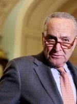 دموکرات ها می گویند که داور مالیاتی درباره لایحه 1.75 تریلیون دلاری بایدن تردید دارد.