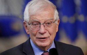 دیپلمات ارشد اتحادیه اروپا و وزیر بلاروس تلفنی گفتگو کردند