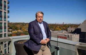 راجرز جایگزین ناتال شد و استافیری را به عنوان مدیرعامل موقت منصوب کرد راجرز جایگزین ناتال شد و استافیری را به عنوان مدیرعامل موقت منصوب کرد