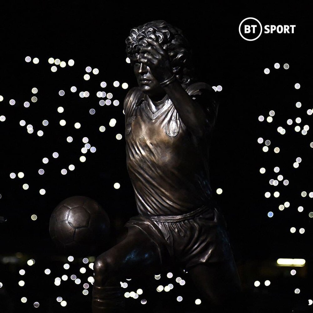 رونمایی از تندیس دون‌دیگو/عکس