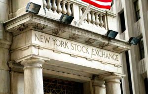 عقب نشینی سهام به دلیل ترس از نوع جدید کرونا عقب نشینی سهام به دلیل ترس از نوع جدید کرونا