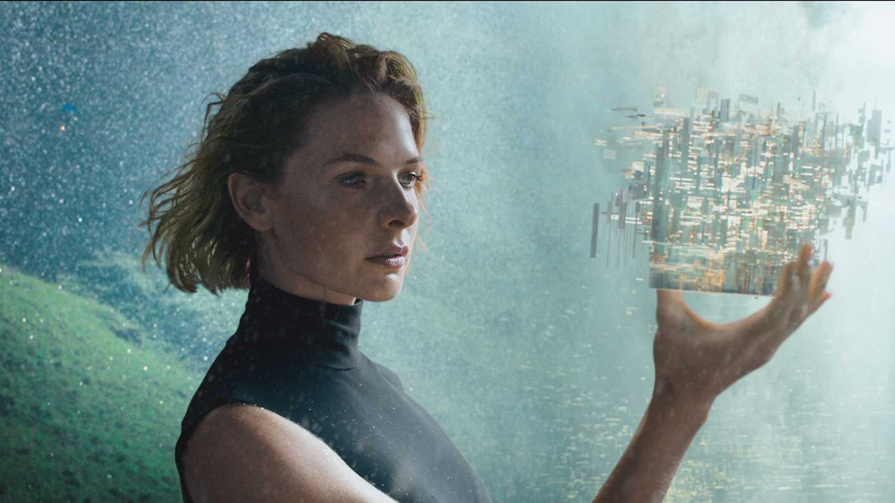 «مزیت ناعادلانه:» ربکا فرگوسن، بازیگر نقش اول زن در فیلم تجاری تلویزیونی Crypto-Centric