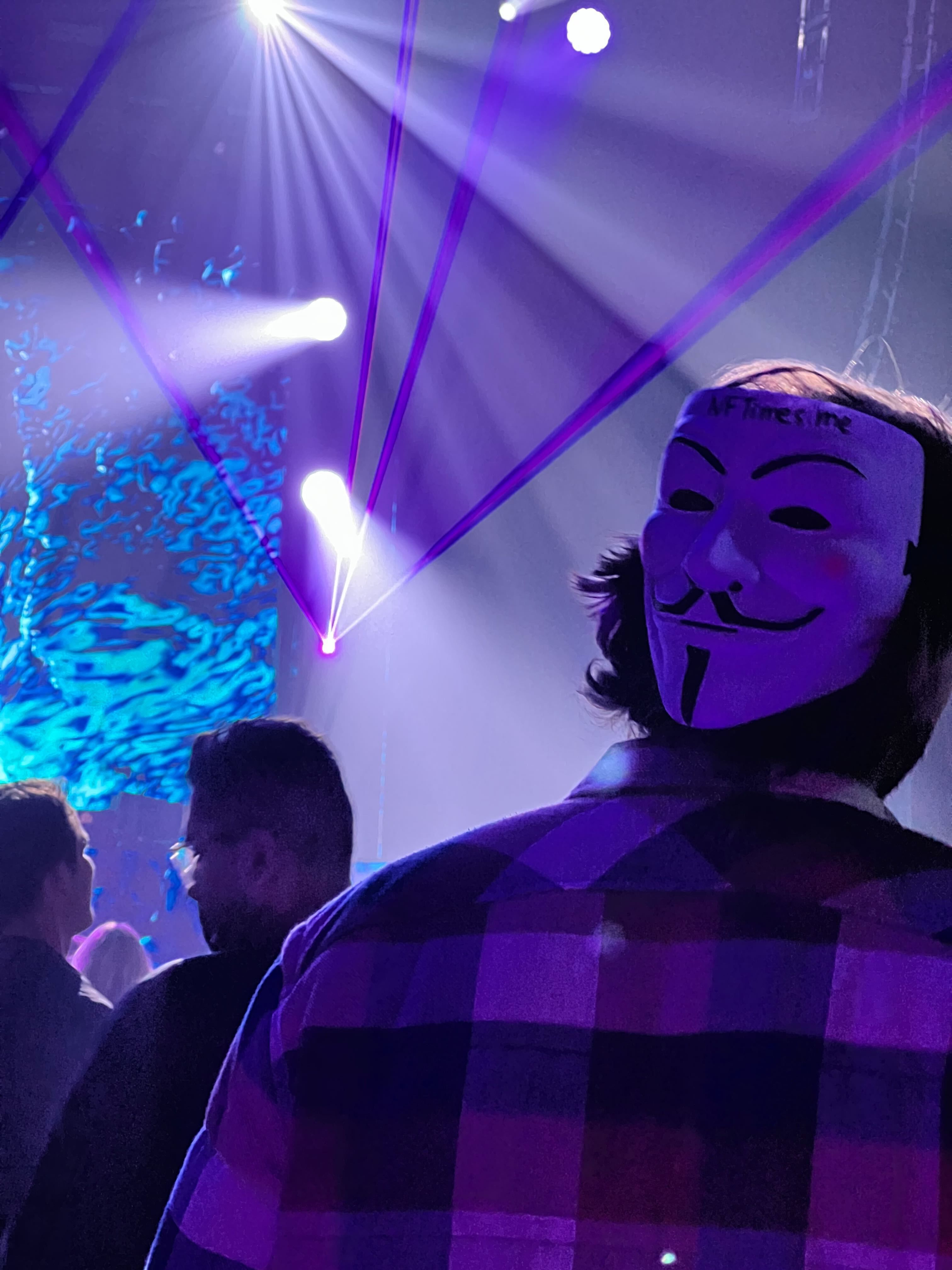 اعتبار: سام ایون