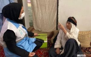 پیرترین زن جهان در تربت‌جام واکسن کرونا تزریق کرد / عکس