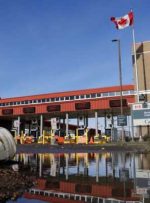 کانادا از الزامات آزمایش COVID-19 برای ساکنان مرزی که برای کالاهای ضروری به ایالات متحده می روند حذف می کند