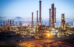 گم‌شدن ۵۰۰میلیون دلار در دولت دوازدهم به بهانه فروش بنزین!