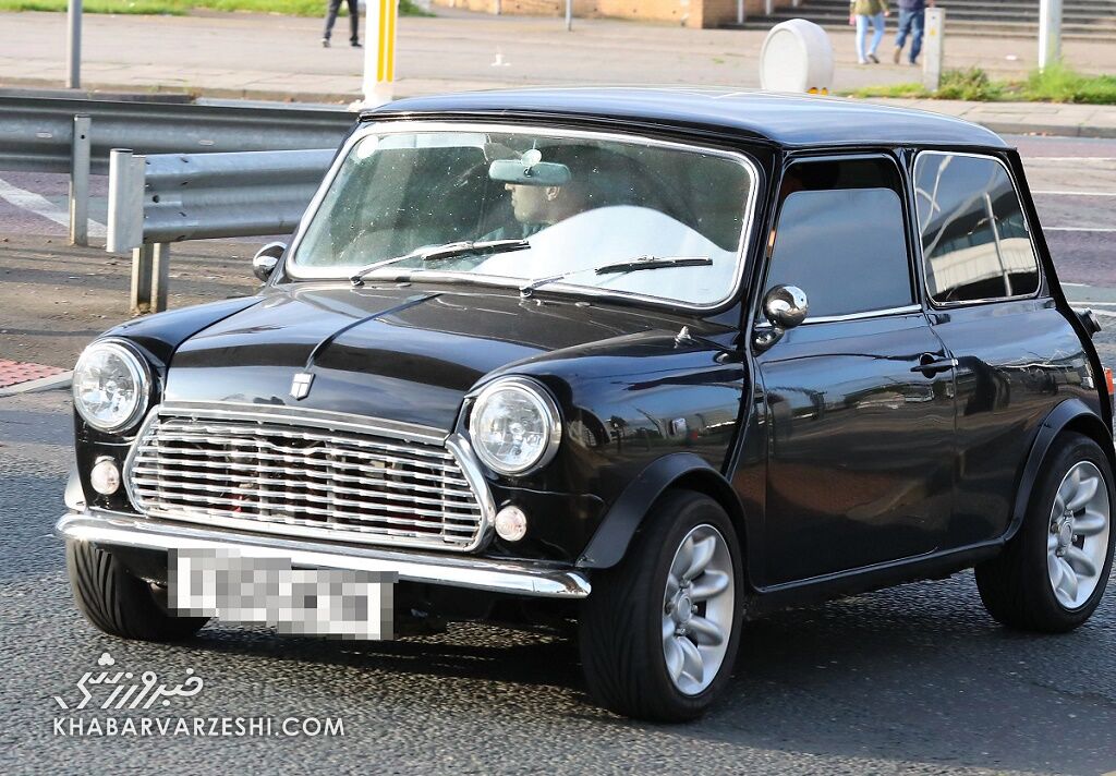 ماشین ارزان فوتبالیست‌ها - جان استونز