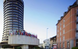 عدم تمرکز DeFi یک توهم است: بررسی فصلی BIS