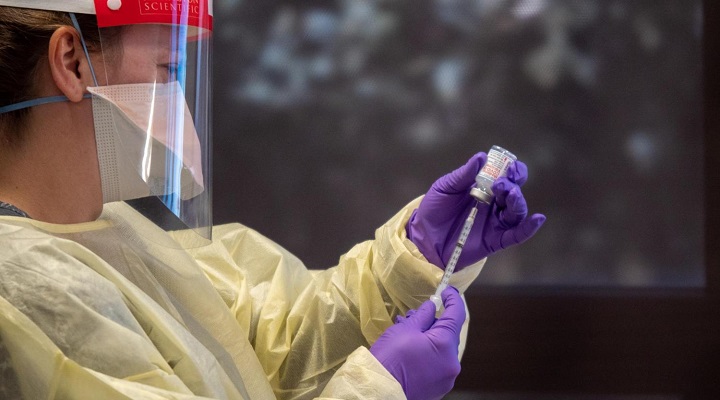 عوارض دوز سوم واکسن کرونا