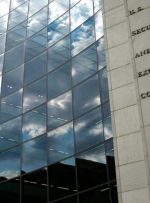 SEC تصمیم گیری در مورد ETF های بیت کوین در مقیاس خاکستری و بیتی را به تاخیر می اندازد