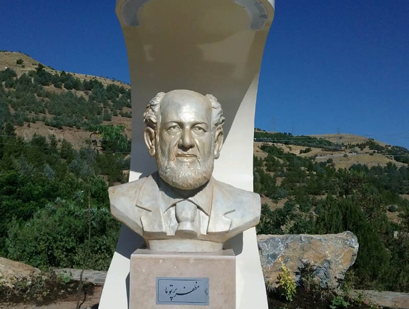 دکتر مظفر پرتوماه