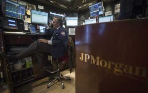 JPMorgan Securities 125 میلیون دلار برای تسویه هزینه های SEC در مورد نقص های ثبت شده پرداخت می کند JPMorgan Securities 125 میلیون دلار برای تسویه هزینه های SEC در مورد نقص های ثبت شده پرداخت می کند