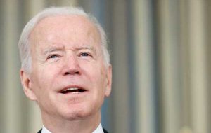 “اجلاس سران برای دموکراسی” بایدن برای جمع کردن کشورها در برابر افزایش اقتدارگرایی