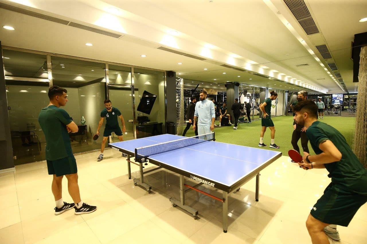 بازیکنان استقلال، پینگ‌پنگ باز شدند!/عکس