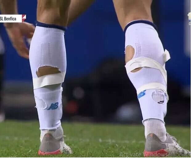 حرکت جنجالی بازیکن اوکراینی روی مهدی طارمی/عکس