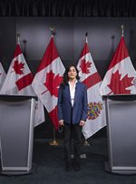 دولت کانادا، نیروهای مسلح کانادا و وزارت دفاع ملی از اعضای تیم دفاعی به دلیل سوءرفتار جنسی و تبعیض عذرخواهی کردند.