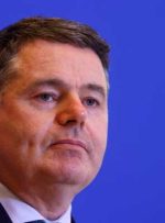 رئیس Eurogroup Donohoe اطمینان دارد که بهبودی با وجود Omicron ادامه دارد رئیس Eurogroup Donohoe اطمینان دارد که بهبودی با وجود Omicron ادامه دارد