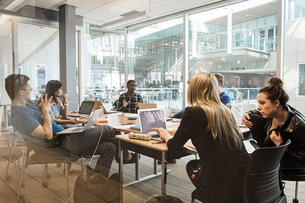 رشته های تحصیلی ارزان در کانادا 1 رشته های تحصیلی ارزان در کانادا که آینده شغلی خوبی هم دارند