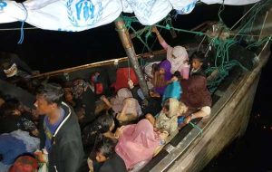 قایق آسیب دیده با بیش از 100 روهینگیا مجاز به پهلوگیری در اندونزی است