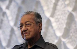 ماهاتیر نخست وزیر سابق مالزی در بیمارستان بستری شد