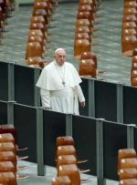 پاپ فرانسیس گفت خشونت خانگی علیه زنان «تقریبا شیطانی» است