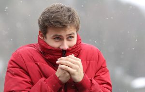چه بیماری‌هایی احساس سرما را تشدید می‌کنند؟
