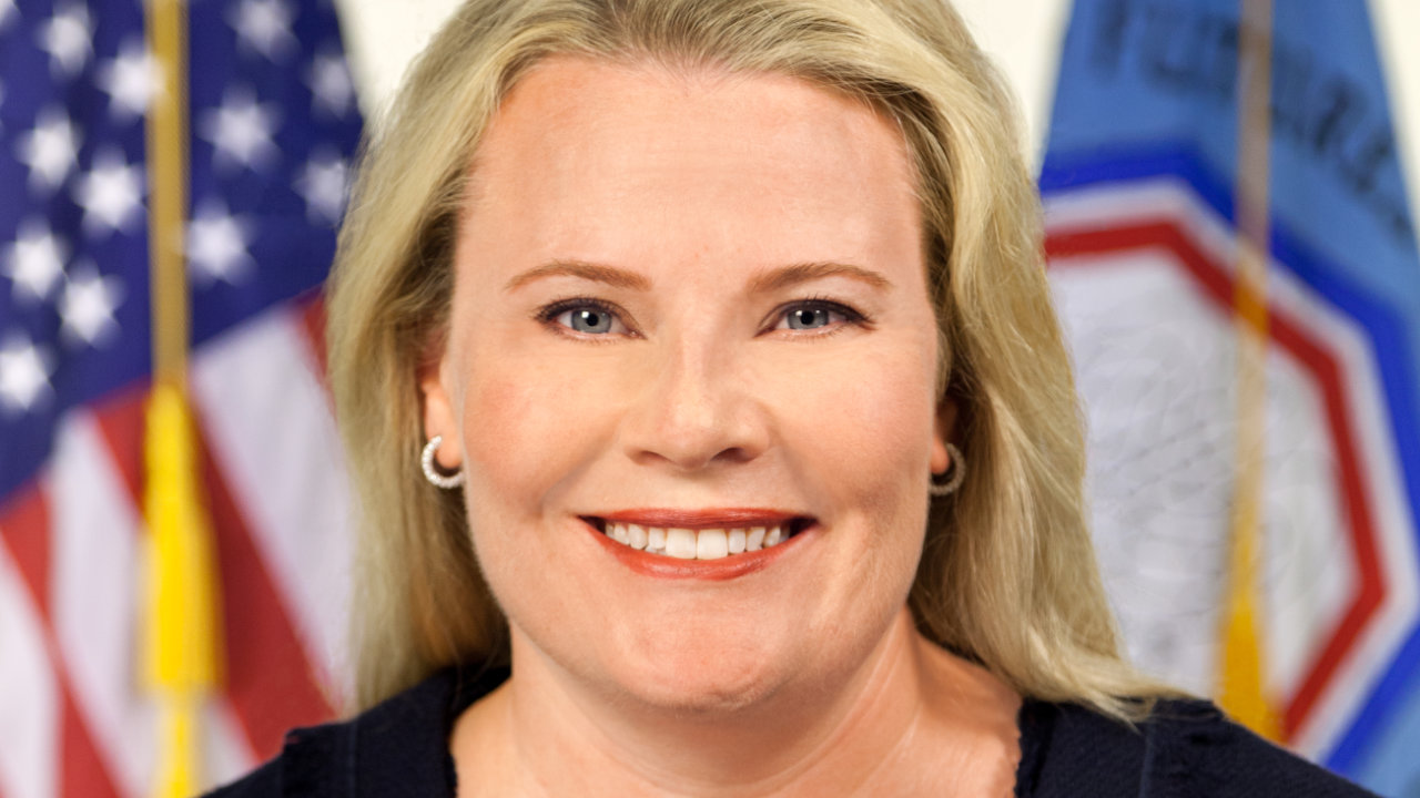 کمیسیونر CFTC مخالف مقررات توسط اجراست، می گوید کریپتو به قوانین شفاف تری نیاز دارد