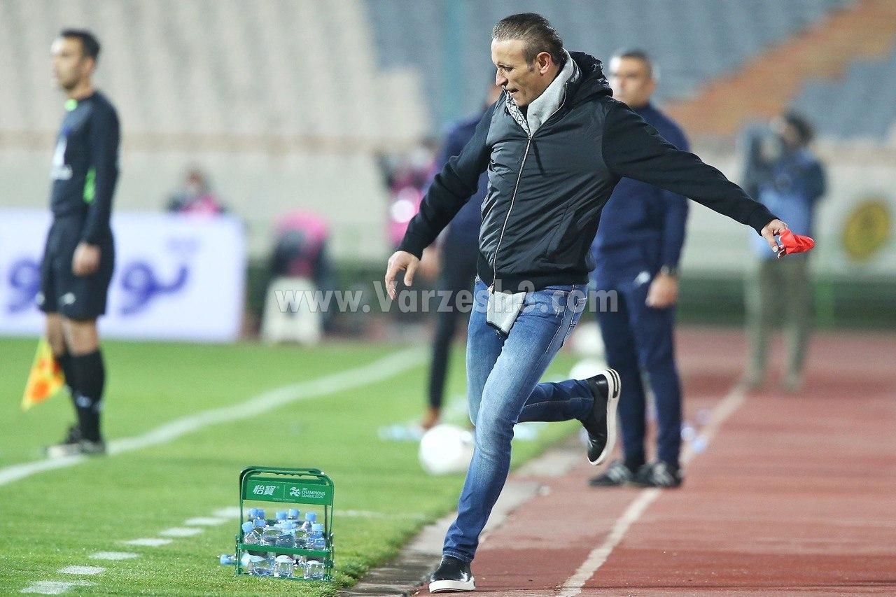 یحیی و خشمی که سر بطری‌های آب معدنی خالی شد!/عکس