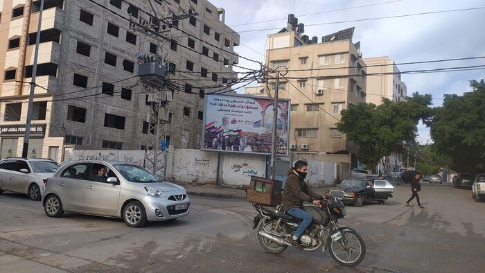 غزه با تصاویر شهید سلیمانی آراسته شد/عکس
