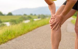 ۱۳ ورزش برای پارگی مینیسک زانو ۱۳ ورزش برای پارگی مینیسک زانو