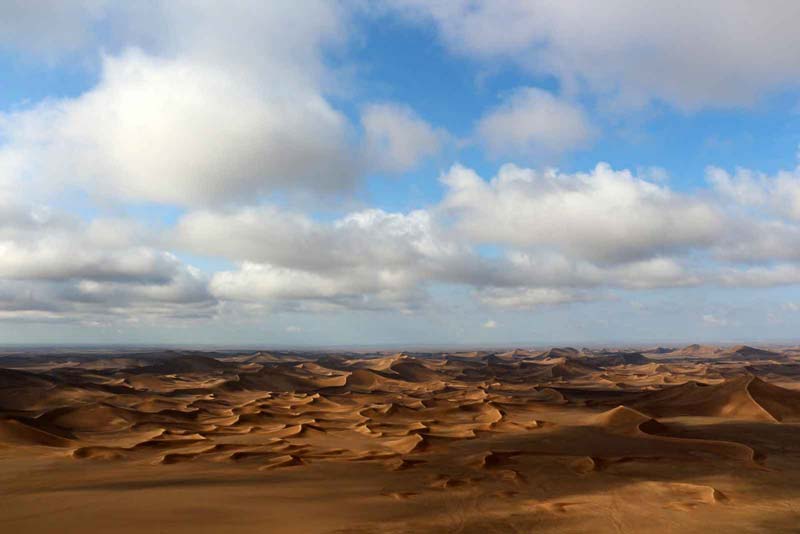 تپه های ماسه ای در ریگ جن